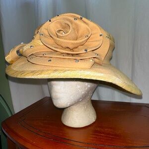Ms Divine Carissimo Elegant Women’s Church Hat - Cream / Tan